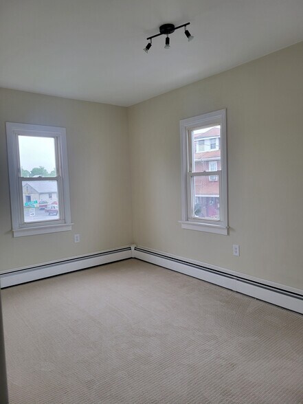 Building Photo - 208 Washington St