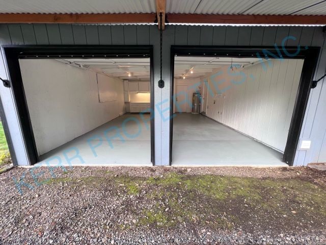 Building Photo - Deep Creek Manor! 3 Bd / 1.5 Bth - Central...