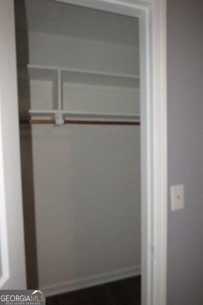 Building Photo - 1105 Hampton Rd