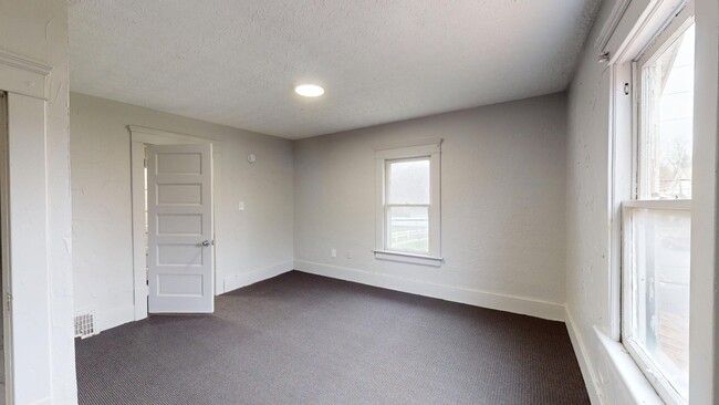 Building Photo - 1141 McKinley Ave