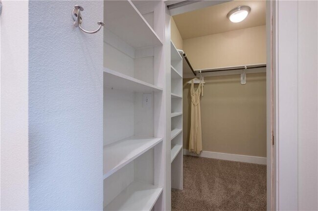 Building Photo - 8110 Ranch Rd 2222