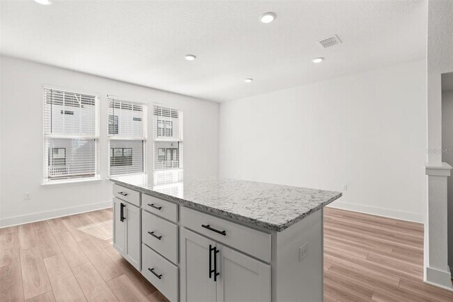 Building Photo - 15244 Groveside Rd