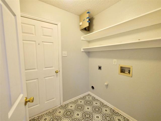Building Photo - 4502 Highlands Dr