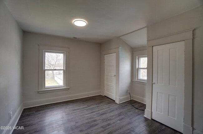 Building Photo - 1141.5 N Main St