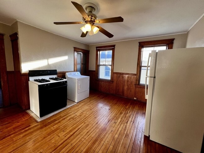 Building Photo - 13 Louise St