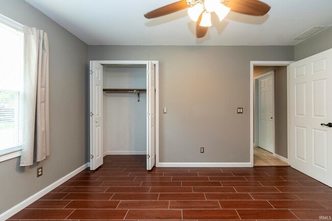 Building Photo - 7122 Woods Dr