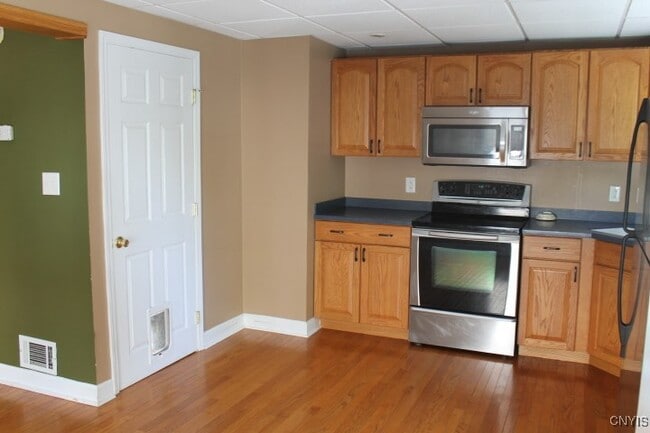 Building Photo - 375 Pawling St