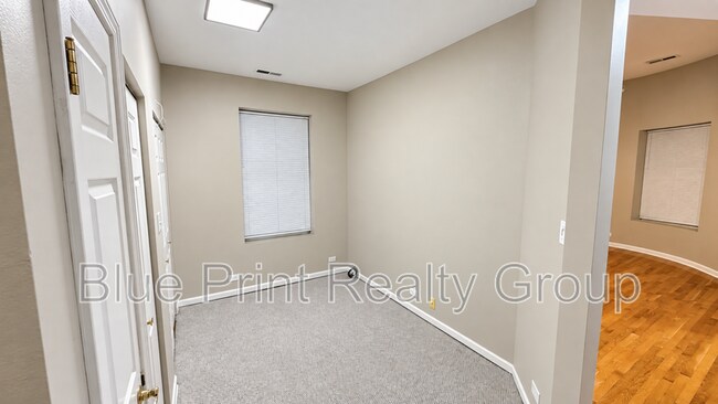Building Photo - 4712 S St Lawrence Ave