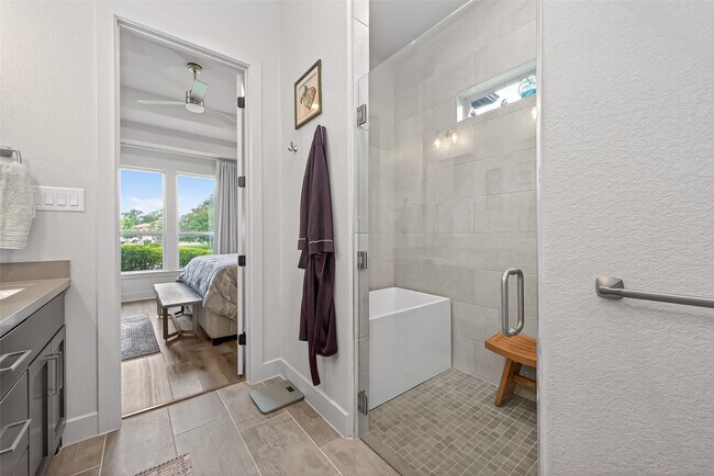 Building Photo - 9979 Pebble Glen Dr
