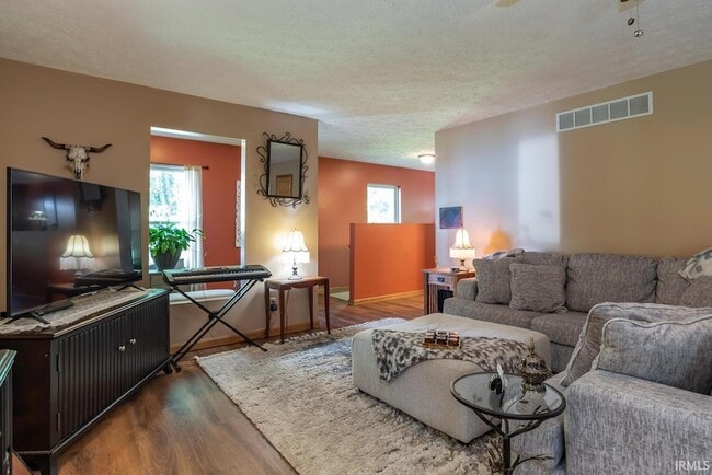 Building Photo - 1106 W Countryside Ln