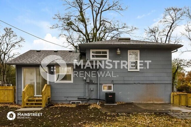 Building Photo - 9302 FAIRWOOD DR, KANSAS CITY, MO 64138