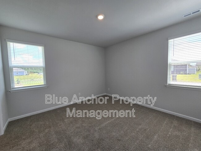 Building Photo - 77 Bonaparte St