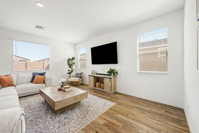 Building Photo - 7598 W Smoketree Dr