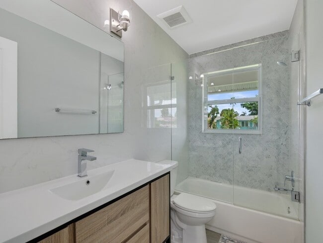 Building Photo - 606 Conn Way