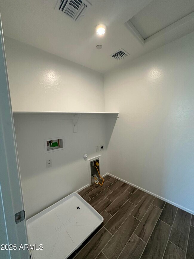 Building Photo - 13330 W Eagle Feather Rd