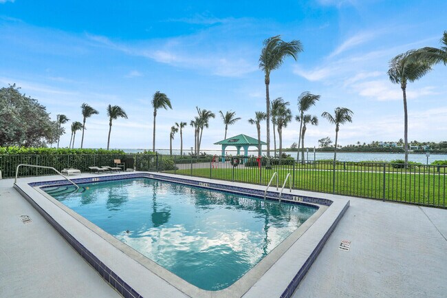 Building Photo - 300 Inlet Way