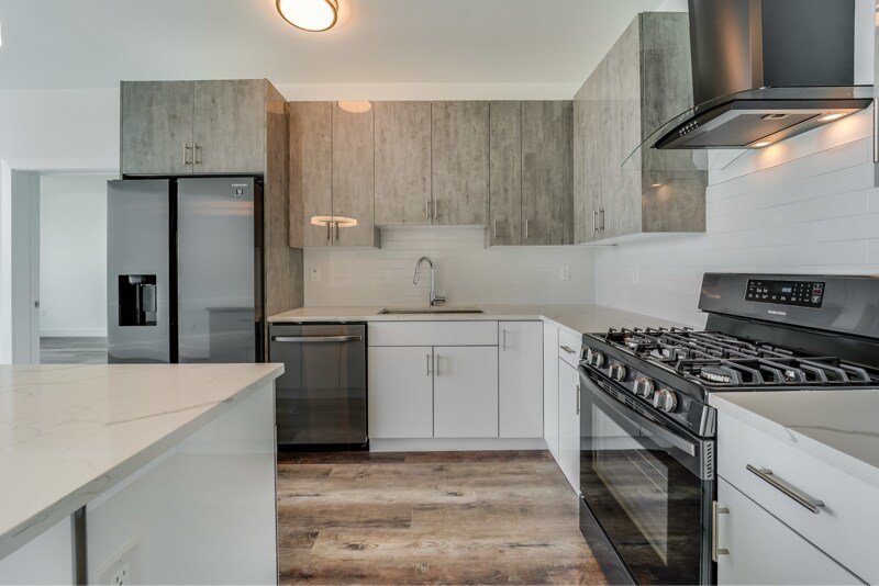 Building Photo - 400 69th St