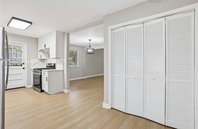 Building Photo - 5500 Gibson Dr