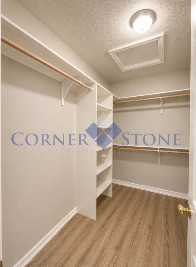 Building Photo - 907 Aspen Grove St