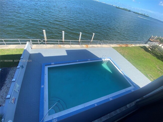 Building Photo - 7899 NE Bayshore Ct