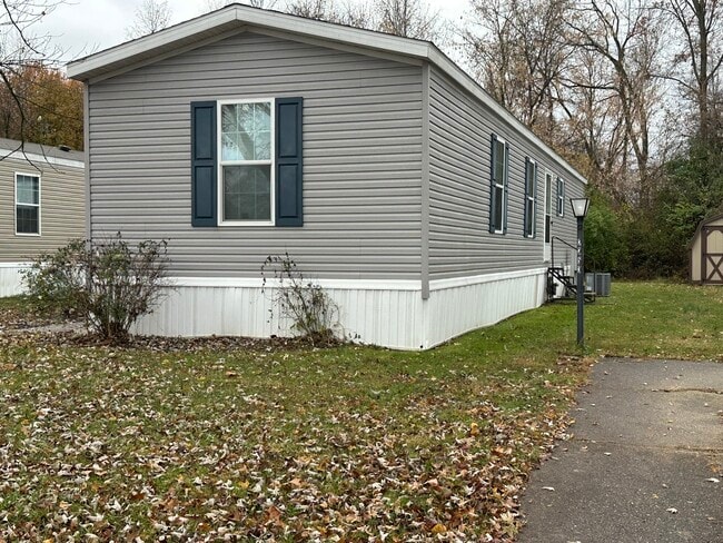 Building Photo - 2251 Wellington Green Dr