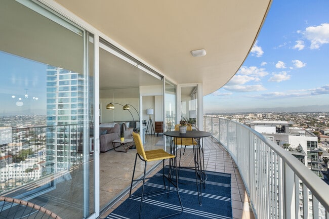 Primary Photo - 700 E Ocean Blvd