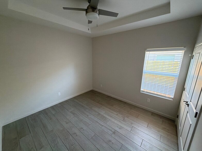 Building Photo - 3317 Duke Ave