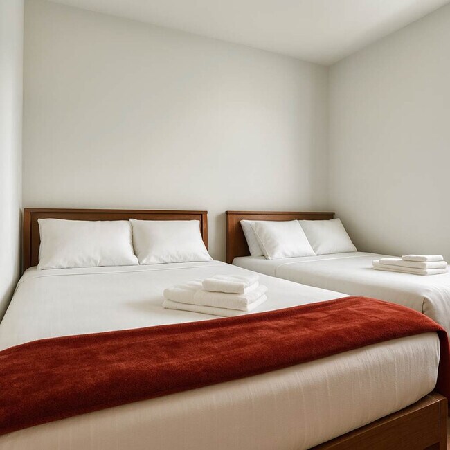 Building Photo - 2032 W Pierce Ave