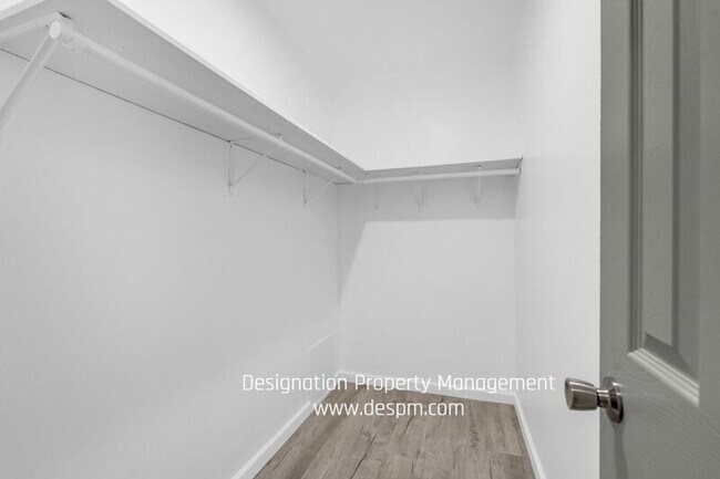 Building Photo - 3220 Casitas Ave