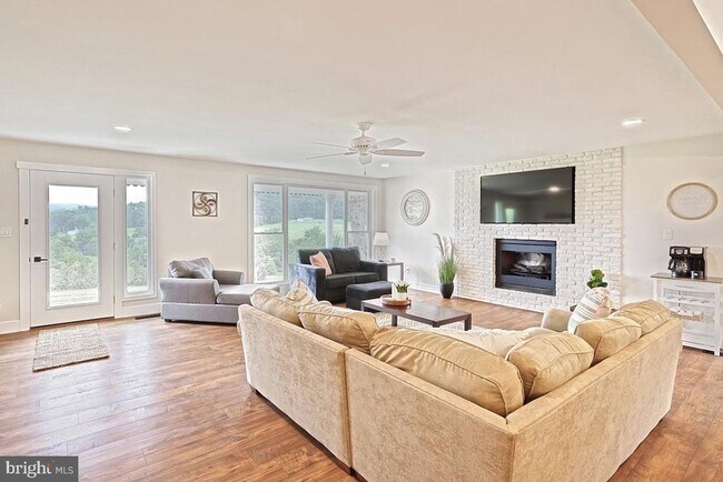 Building Photo - 790 Bendersville Wenksville Rd