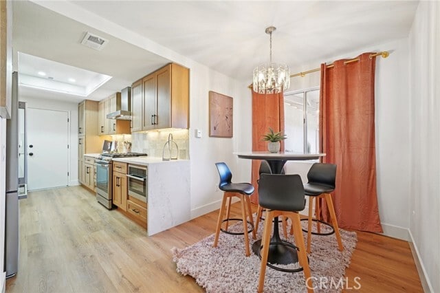 Building Photo - 1500 Country Club Dr