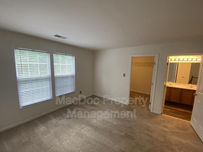 Building Photo - 4204 Apgar Ct