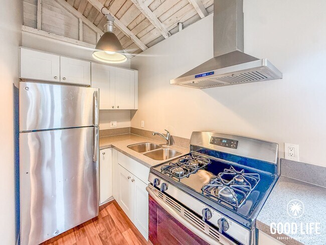 Building Photo - SD: Studio in City Heights with Granite Kitchen, Ceiling Fan & Private Setting