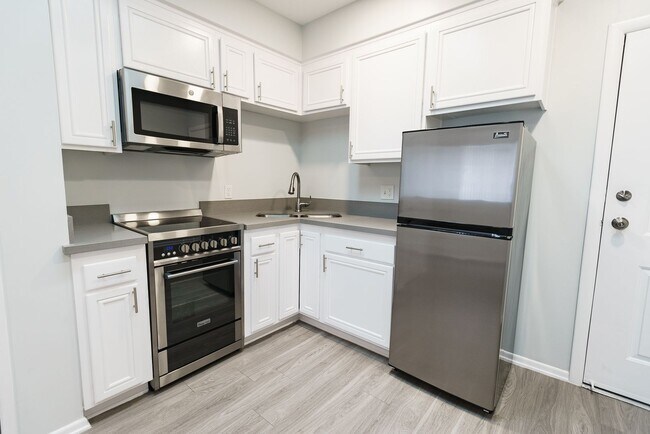 Interior Photo - 1015 2nd Street