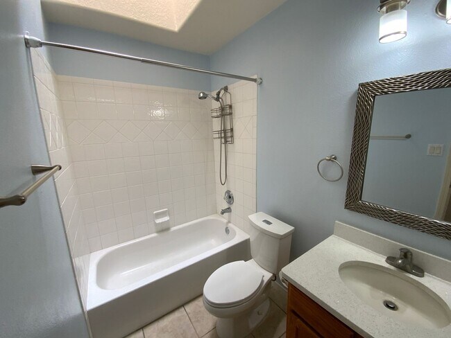 Building Photo - 3 Bedroom Single Story Home Available Near...