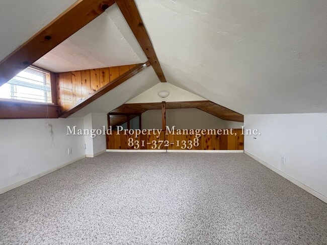 Building Photo - 2-Bedroom PLUS Loft Home Downtown Monterey