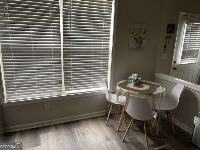 Building Photo - 9155 Nesbit Ferry Rd