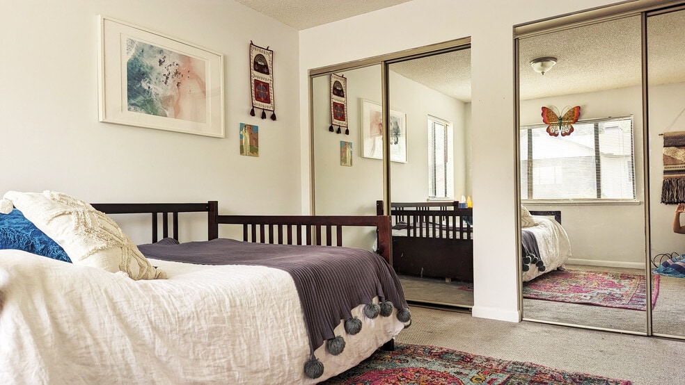 Building Photo - 24 Finch Trl NE