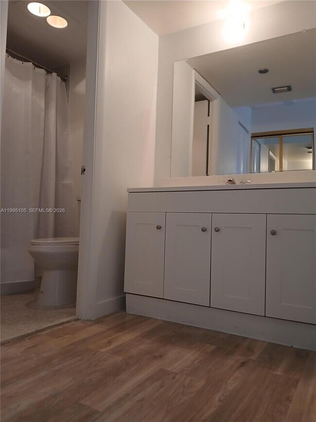 Building Photo - 1300 St Charles Pl