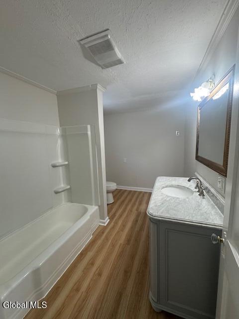 Building Photo - 20 River St