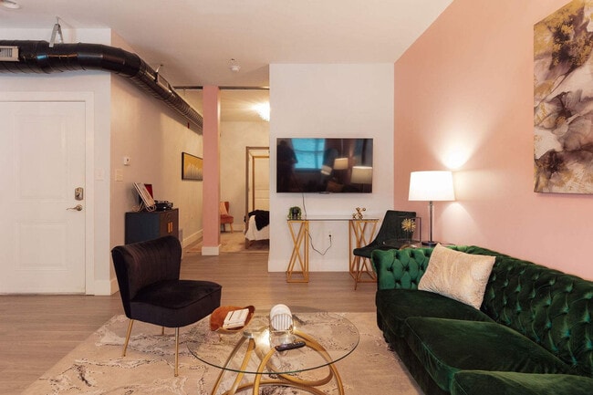 Building Photo - 202 E Main St