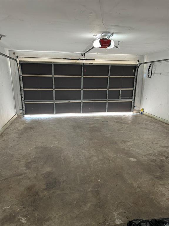Building Photo - 12704 Westpark Dr