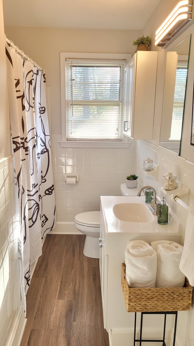 Updated bathroom - 7109 Peachtree Rd