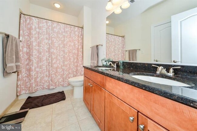 Building Photo - 402 N Thomas St