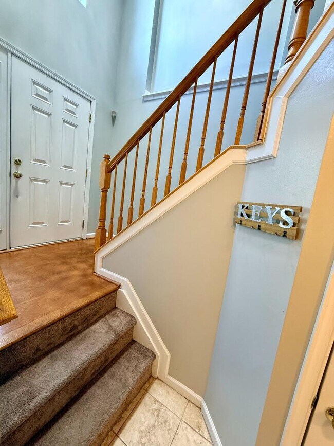 Building Photo - 838 Lowe Rd