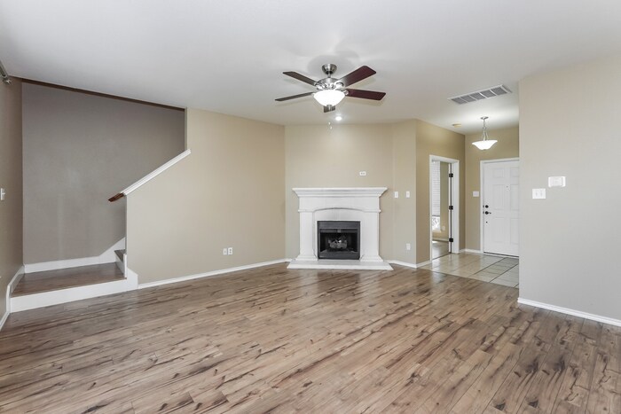 Building Photo - 9865 Gallatin Ln