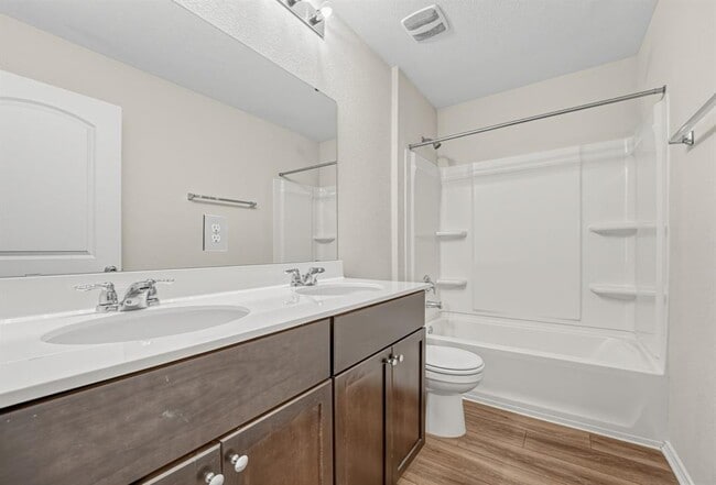 Building Photo - 400 Bedford Falls Ln
