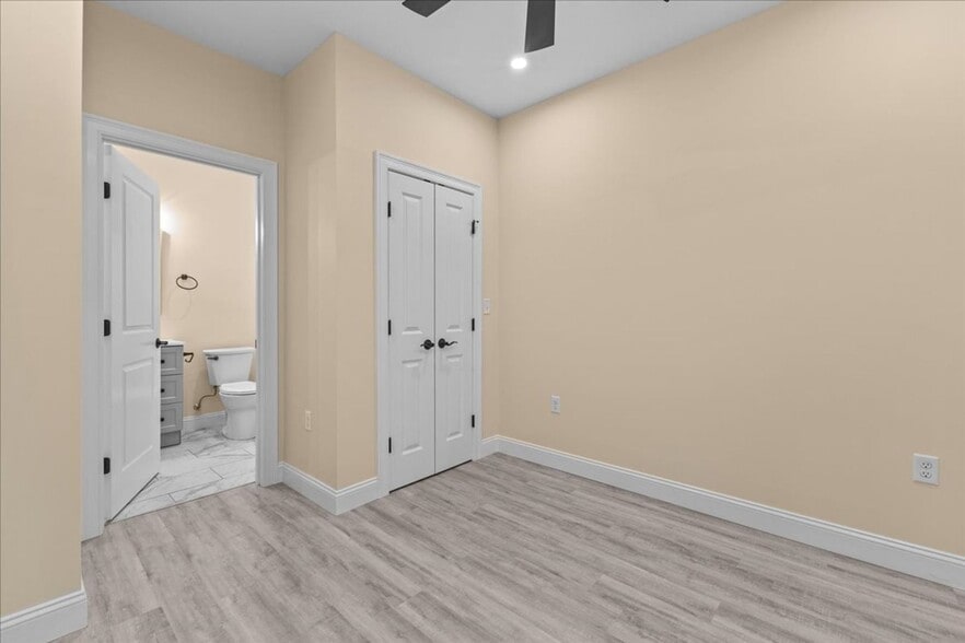 Building Photo - 86-88 North Winooski Ave