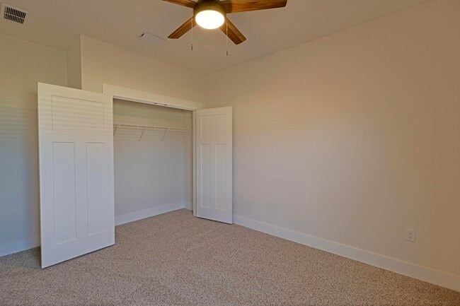 Building Photo - 6248 Jenks Dr