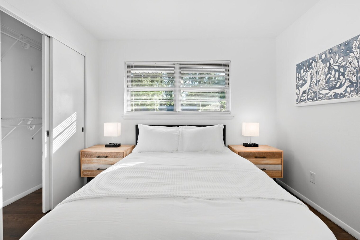 Building Photo - 814 Holiday Ave